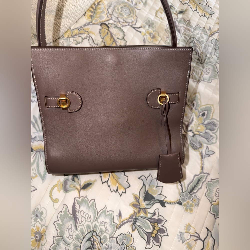 Tory Burch Lee Radziwill Shoulder Bag in Clam Shell - Picture 11 of 15
